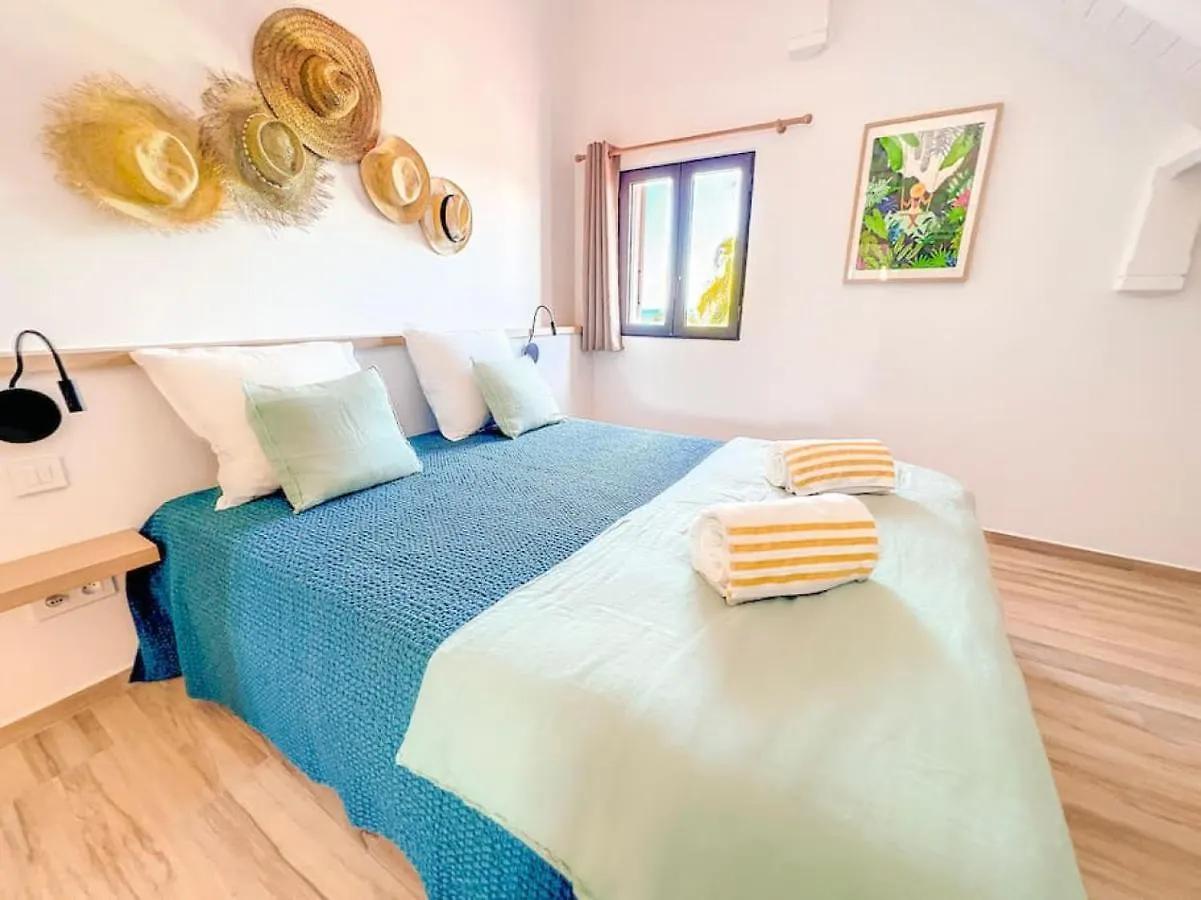 La Belle Bleue Direct Access To Orient Bay Beach Swimming Pool, 2 Bedrooms Sint Maarten